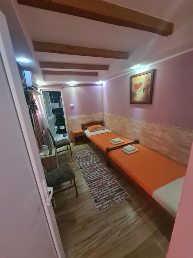 Rooms " Simke " II Subotica Buitenkant foto